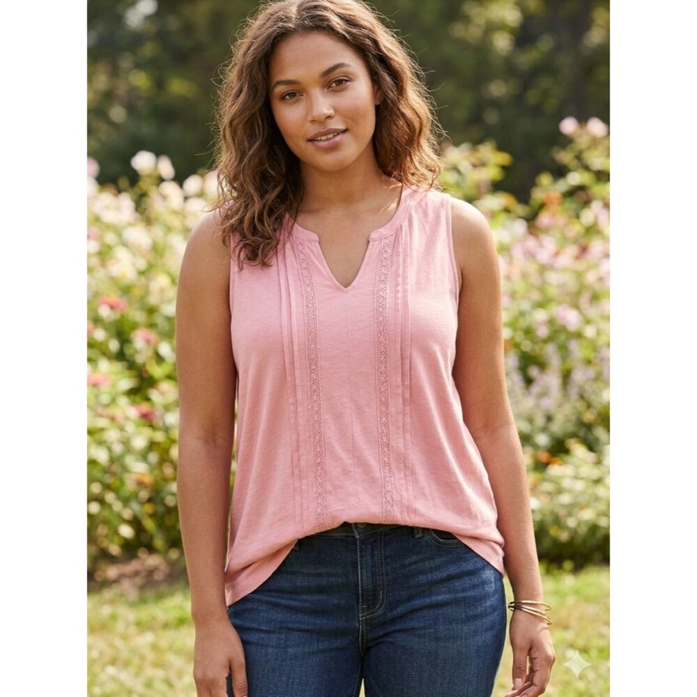Women’s Sleeveless Split-Neck Tank Top - Dusty Pink